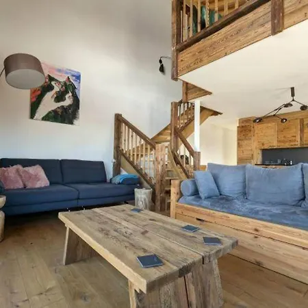 Modern With Balcony, Access