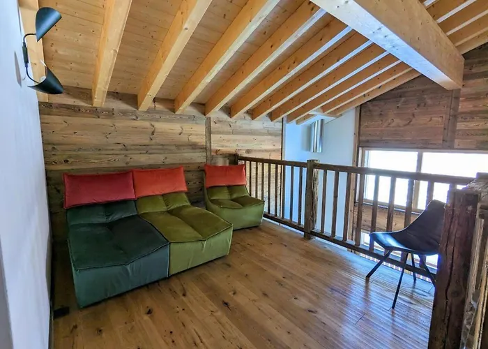 Modern With Balcony, Access