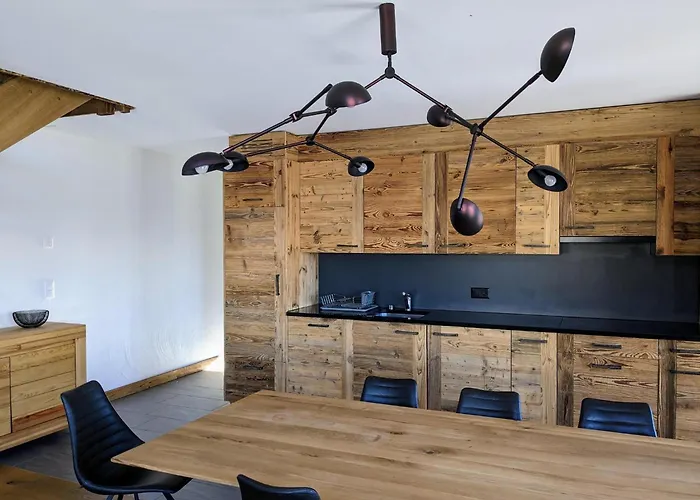 아파트 Modern With Balcony, Access