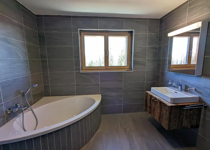 Modern With Balcony, Access Veysonnaz