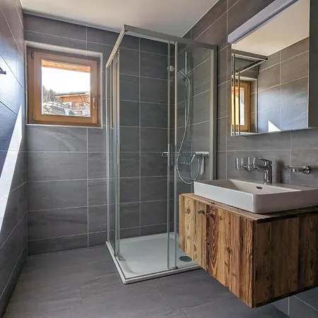 아파트 Modern With Balcony, Access 베이소나츠
