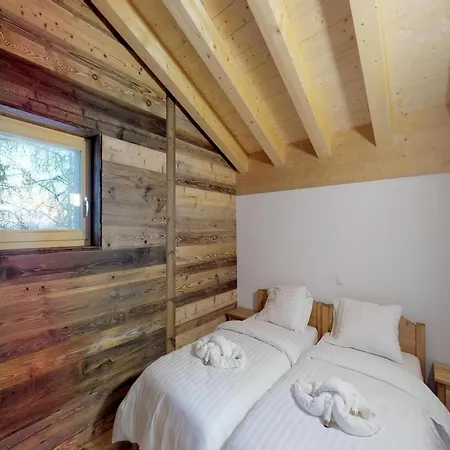 Lavish Near Ski-slope Apartment
