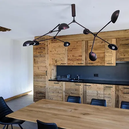 Apartment Modern With Balcony, Access