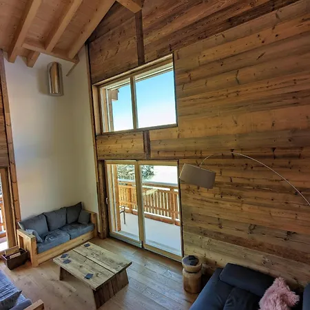 Apartment Lavish Near Ski-slope *