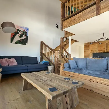 Modern With Balcony, Access 아파트 *