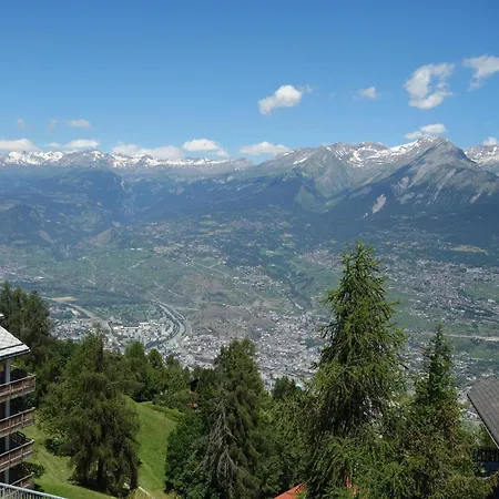 Lavish Near Ski-slope Apartment *